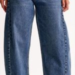 Abercrombie & Fitch  Curve Love Mid Rise Denim Barrel Jeans Blue Women's 28 Short Photo 0