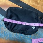 Lululemon  Everywhere Belt Bag Black OS unisex Photo 13