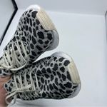 Adidas Swift Run 22 Dalmatian Print Lace Up Low Top Sneaker size 9 Photo 7