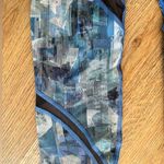 Lululemon On Pace Crop in Sun Dazed Multi Blue, size 6 Photo 3