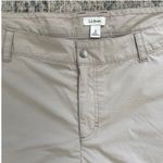 LL Bean Womens Shorts Hiking Casual Khaki Zipper Pockets Outdoor Size 18 Tan Photo 1
