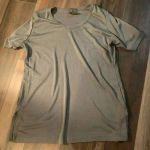 Vintage tee ❤️ $5 must bundle 3+❤️ Photo 0