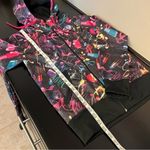 Volcom  × B4BC Lipstick Nail Polish Hoodie
Jacket Womens, multicolor,size Small Photo 15