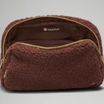 Lululemon  Everywhere Belt Bag Large 2L $70 Fleece NWT NIP Brown Earth/Gold Photo 1
