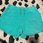 Green shorts Photo 0