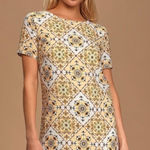 Lulus Lulu’s Dandy Lion Yellow Print Short Sleeve Shift Dress Size S Photo 0