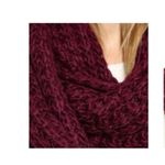 BURGUNDY CABLE KNIT CHUNKY CIRCLE SCARF Red Photo 3