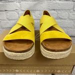 Zodiac NEW  Women’s Savannah Platform Slingback Sandals in Lemon/Yellow 7M Photo 4