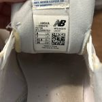 New Balance  696. Size 9 Photo 5
