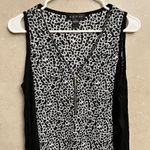August Silk Zipper Front Geometric Black & White Tank Size Medium Lightweight Photo 2