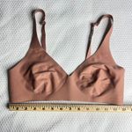 Bombas Women's No Show Plunge Seamless Wireless Bralette Size M Coco Plum Photo 1