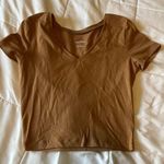 Brown cropped V Photo 0