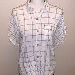 Love Note Love Notes White Checkered Front Knot Lightweight Short Sleeve Button Down Top Photo 1