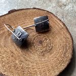 Silpada  Iridescent Pearl fishhook earrings Photo 1