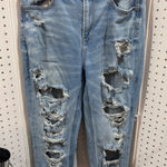 American Eagle Outfitters Women's Size 8 Distressed Light Wash Denim Jeans Photo 0