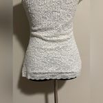 EUC Intuitions White Floral Lace V Neck Sleeveless Blouse size medium Photo 6