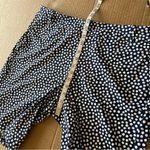 Spanx  Shorts Navy painted dots 10” stretchy women’s shorts, pockets, size XL Photo 10
