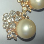 Kenneth Jay Lane KJL Vintage Gold Tone Faux Pearl CZ Rhinestone Clip On Earrings Photo 2
