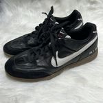 NIKE TIEMPO INDOOR SOCCER/CASUAL SNEAKERS SIZE 8.5. B87 Black Photo 1