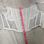 Victoria's Secret  Lace white Corset Top no tag is like sz XS 
SEE ALL PICTURES Photo 1