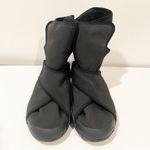 Vibram  Women's Black Oslo Wp Artic Gr Boat Velcro Closure Size 8.5 Photo 2
