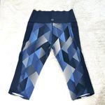 Gapfit GFast High Rise Sculpt Geometric Print Capri Legging Size Small Photo 1