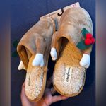 Dearfoams 🤎❤️ Women's Tan Slippers with Festive Red Details size XL 11/12 🤎❤️ Photo 8