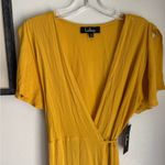 Lulu's Yellow Short Sleeve V Photo 3