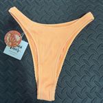 Kulani Kinis  Set Photo 5