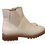 Wonderly  white boots size 7  NWOT Photo 0
