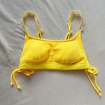Yellow and white daisy bikini top Photo 0
