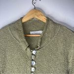 Willow Button Photo 2