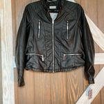 Black Faux Leather Fur Lined Jacket. P2P 20”, Length 22” Size Large NWT Photo 3