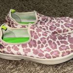 Oofos OOmg eeZee Low Womens size 9.5 Shoes Slip On Rose Leopard Recovery Sneaker Purple Photo 0