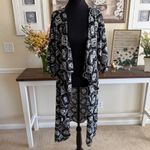 LuLaRoe Shirley Kimono Black White Geometric Print Women’s Size M Open Duster Photo 1