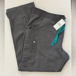 FIGS NWT  Kade cargo scrub pants graphite grey XXL Photo 4