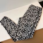 Zyia Active Snow Leopard Pocket Brilliant Hi-Rise 7/8 Leggings Women’s Size 12 Photo 1