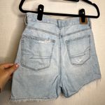 American Eagle Highest Rise Baggy Denim Shorts Light Wash Distressed Size 6 Blue Photo 3