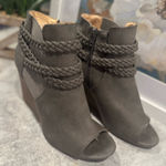 C Est. 1946 Women's Size 9 Wedge Ankle Boot Gray Photo 0