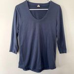 Hue light blue deep scoop neck top 3/4 sleeves casual style women size small Photo 0