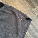 Gap Women’s fit gray lines athletic shorts size extra small XS Photo 2