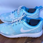 Nike Brand new roshe women’s size 7 Photo 2