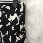 Katherine Barclay  Black‎ White Floral Skirt-F21 Photo 2