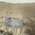 Kuhl  Kontra Shorts Womens Khaki Capri Cargo Stretch Hiking Roll Up Hem Size 6 Photo 2