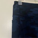 Danskin Blue and Black Camo Leggings - Size Large Photo 2