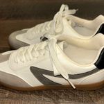 DV Dolce Vita Women's Voyage Sneaker Women’s 8 White Photo 1