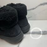 Skechers Women's Black Suede Faux Fur Comfort On the Go Winter Chill Boots Sz 9 Photo 3