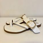 DV by Dolce Vita Makai Faux Leather Toe Loop Buckle Flat Sandals White Womens 6 Photo 2