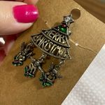 Vintage gold tone Christmas tree with dangle angels. Photo 1