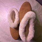 Skechers  Women's Tan Slippers with White Fur Photo 4